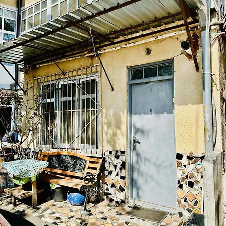 Historical Apartment In City Center Tbilisi ภายนอก รูปภาพ